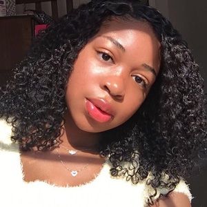 Meet your Posher, Navianna